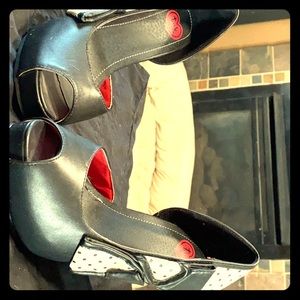 NWOT TUK polka dot heels with bow and peekaboo.